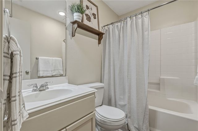 920 Crested Point Drive, College Station, TX 77845