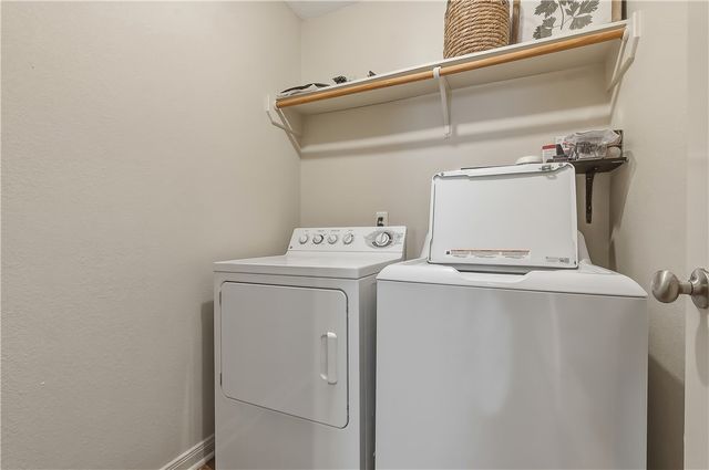 920 Crested Point Drive, College Station, TX 77845