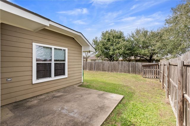 920 Crested Point Drive, College Station, TX 77845