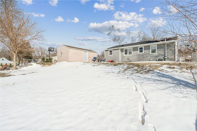 2041 Sharwood Drive NE, Cedar Rapids, IA 52402