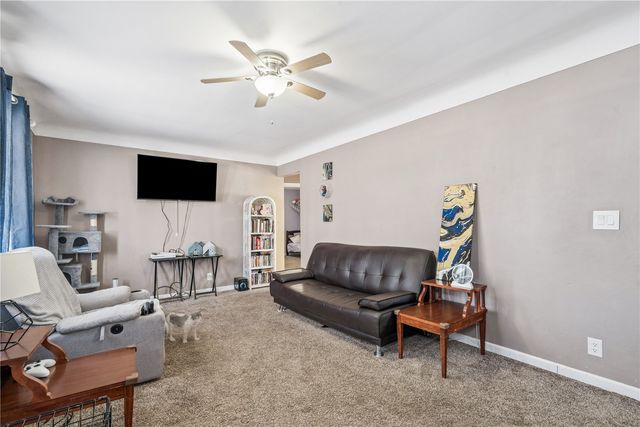 2041 Sharwood Drive NE, Cedar Rapids, IA 52402