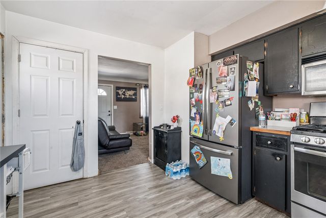 2041 Sharwood Drive NE, Cedar Rapids, IA 52402