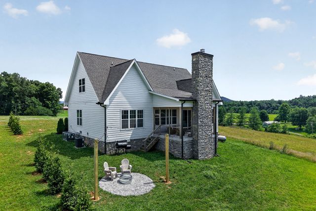 617 Post Office Rd, Rock Island, TN 38581