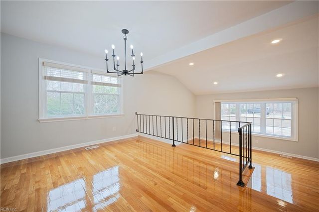 157 Highwood CIR, Newport News, VA 23608