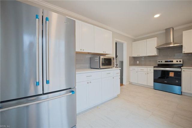 157 Highwood CIR, Newport News, VA 23608