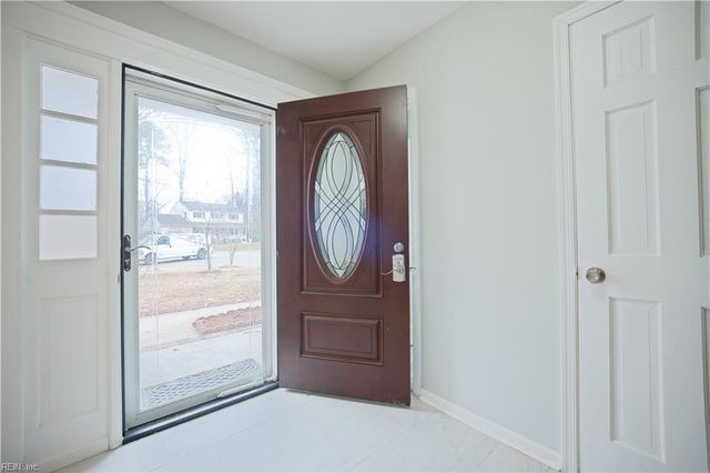 157 Highwood CIR, Newport News, VA 23608