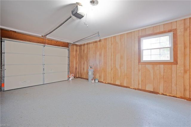 157 Highwood CIR, Newport News, VA 23608