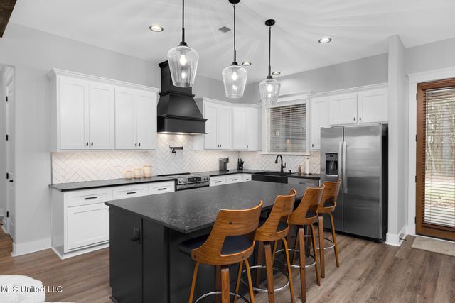 124 Drake Lane, Red Banks, MS 38661