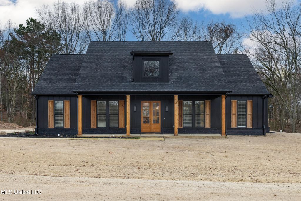 124 Drake Lane, Red Banks, MS 38661