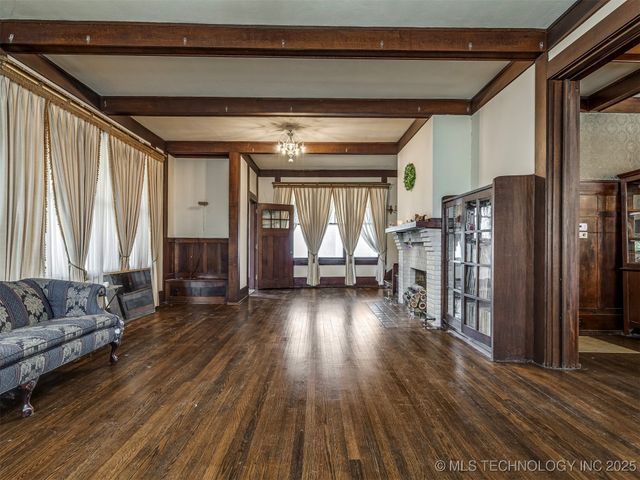 820 N Grand Avenue, Okmulgee, OK 74447