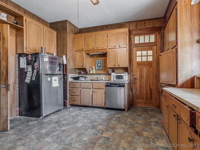 820 N Grand Avenue, Okmulgee, OK 74447