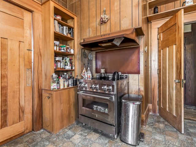 820 N Grand Avenue, Okmulgee, OK 74447