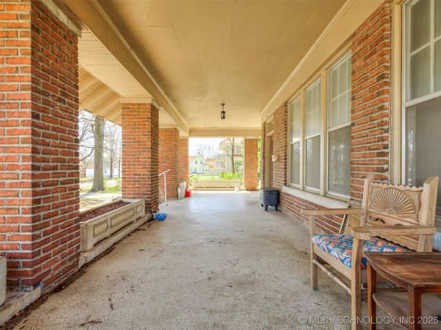 820 N Grand Avenue, Okmulgee, OK 74447