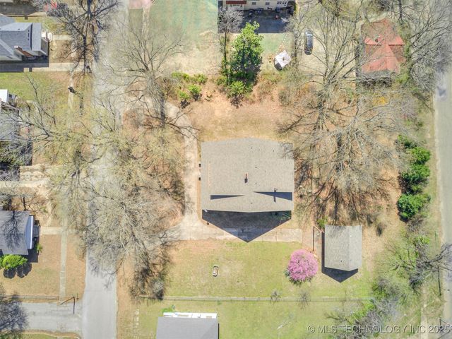 820 N Grand Avenue, Okmulgee, OK 74447