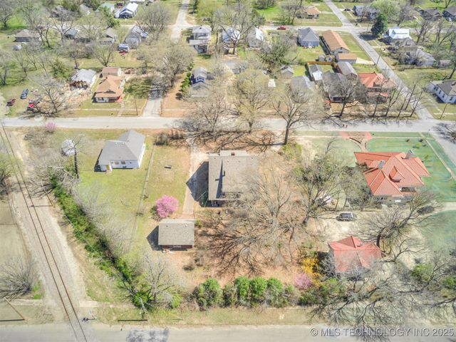 820 N Grand Avenue, Okmulgee, OK 74447