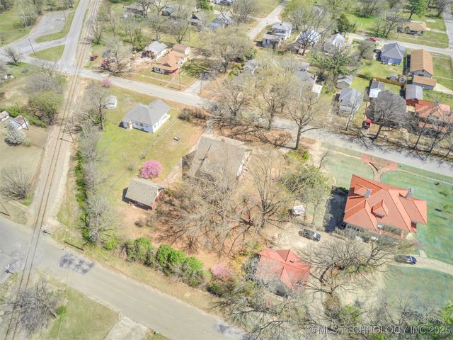 820 N Grand Avenue, Okmulgee, OK 74447