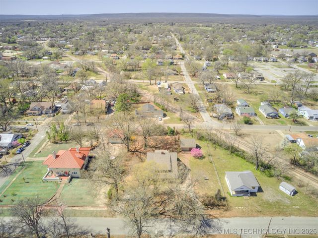 820 N Grand Avenue, Okmulgee, OK 74447