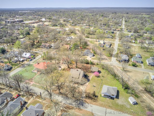 820 N Grand Avenue, Okmulgee, OK 74447