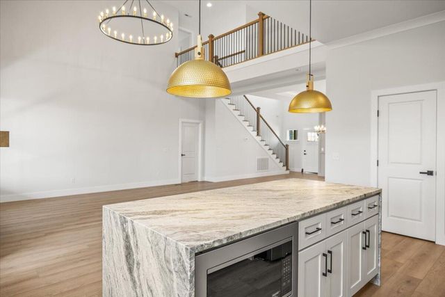 7833 Stonehenge Drive, Chattanooga, TN 37421