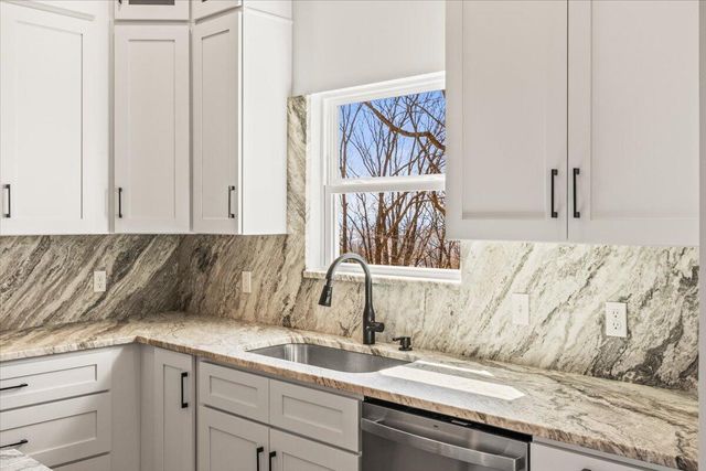 7833 Stonehenge Drive, Chattanooga, TN 37421