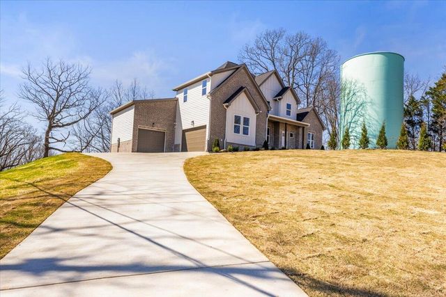 7833 Stonehenge Drive, Chattanooga, TN 37421