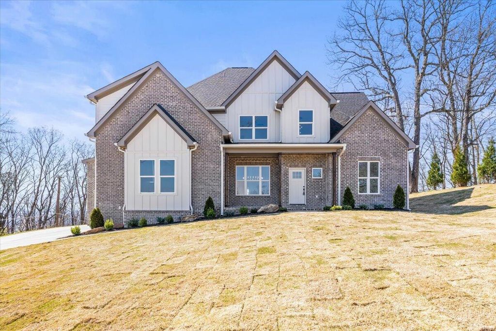 7833 Stonehenge Drive, Chattanooga, TN 37421