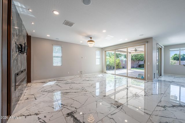 9719 W LOS GATOS Drive, Peoria, AZ 85383