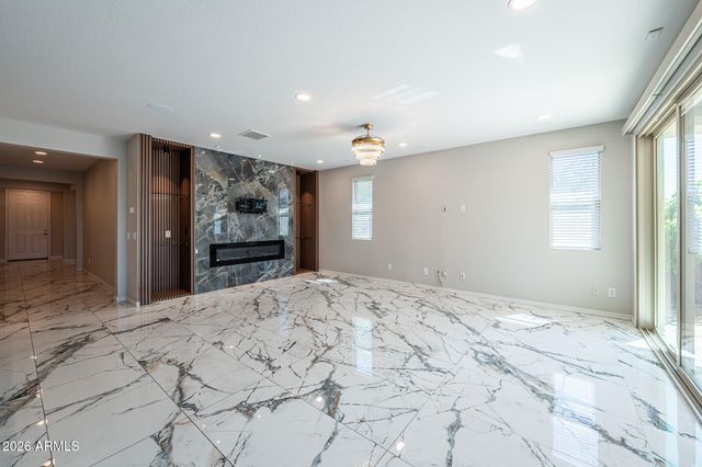 9719 W LOS GATOS Drive, Peoria, AZ 85383