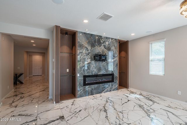 9719 W LOS GATOS Drive, Peoria, AZ 85383