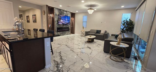 9719 W LOS GATOS Drive, Peoria, AZ 85383