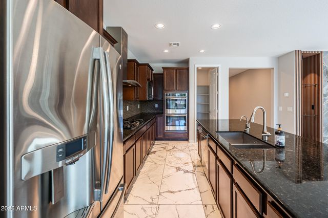 9719 W LOS GATOS Drive, Peoria, AZ 85383