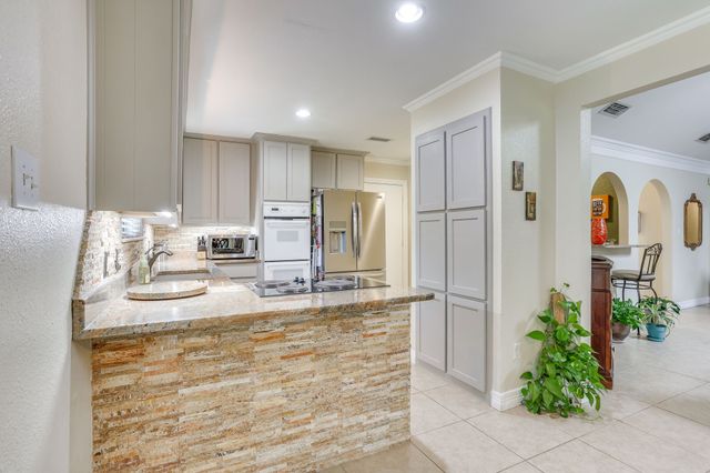 4510 Longacres Court, Arlington, TX 76016