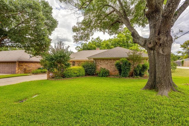 4510 Longacres Court, Arlington, TX 76016