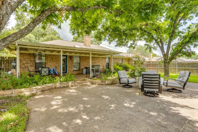 4510 Longacres Court, Arlington, TX 76016