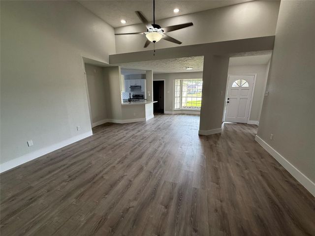 1905 Westside Drive, Deer Park, TX 77536