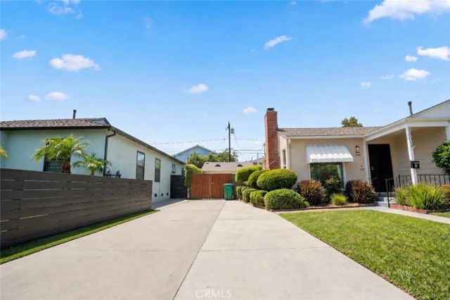 1901 N Bellflower Boulevard, Long Beach, CA 90815