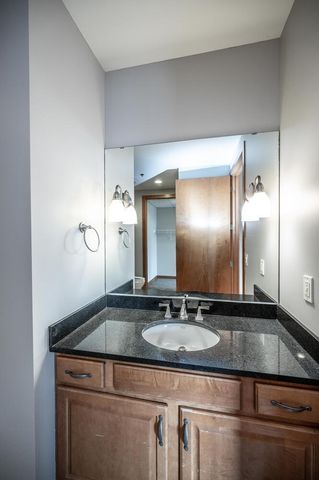 317 Groveland Avenue 713, Minneapolis, MN 55403