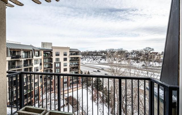 317 Groveland Avenue 713, Minneapolis, MN 55403
