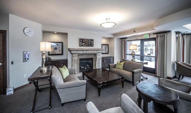 317 Groveland Avenue 713, Minneapolis, MN 55403