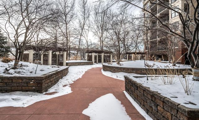 317 Groveland Avenue 713, Minneapolis, MN 55403