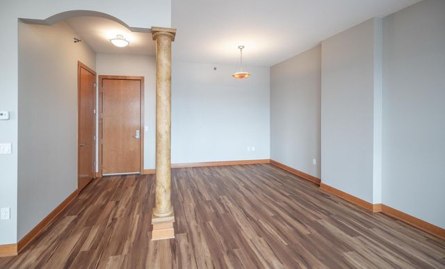 317 Groveland Avenue 713, Minneapolis, MN 55403