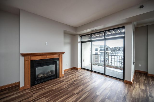 317 Groveland Avenue 713, Minneapolis, MN 55403