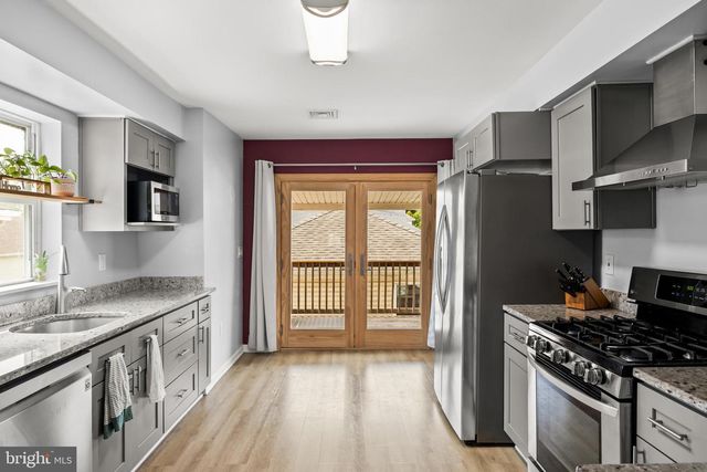 445 E MILL RD, Maple Shade, NJ 08052