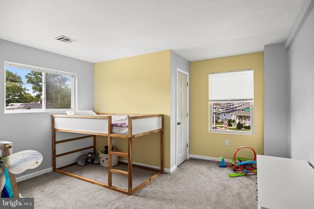 445 E MILL RD, Maple Shade, NJ 08052