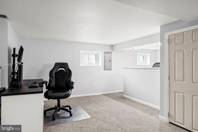 445 E MILL RD, Maple Shade, NJ 08052