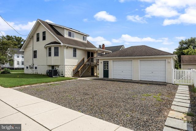 445 E MILL RD, Maple Shade, NJ 08052