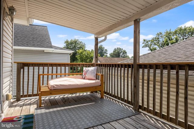 445 E MILL RD, Maple Shade, NJ 08052
