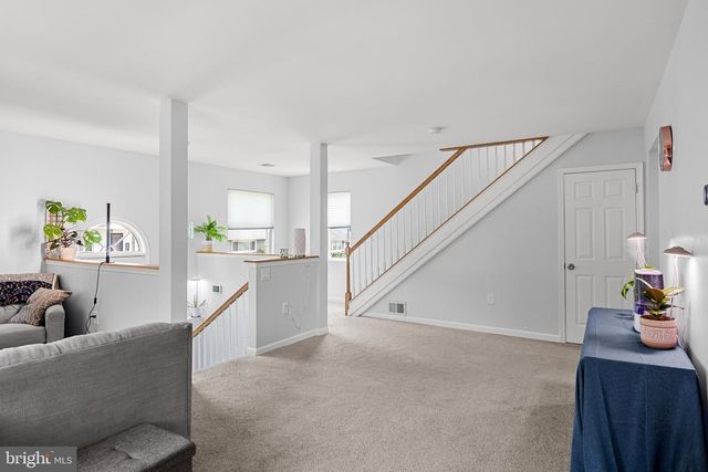 445 E MILL RD, Maple Shade, NJ 08052