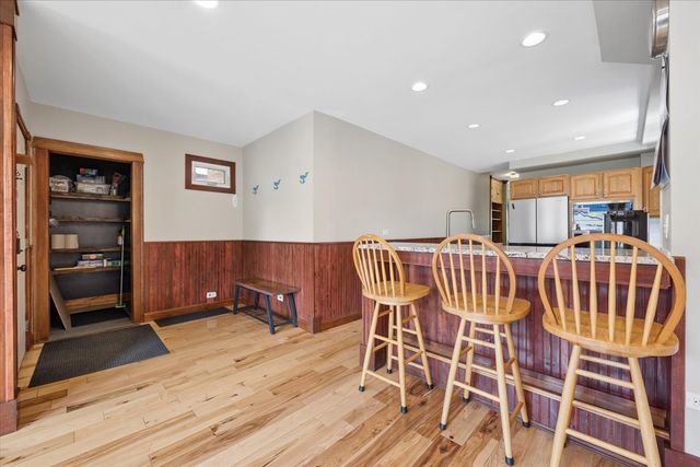 6210 N Moody Avenue, Chicago, IL 60646