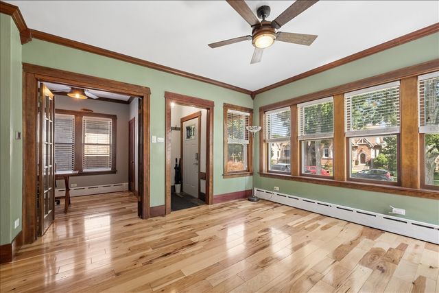6210 N Moody Avenue, Chicago, IL 60646